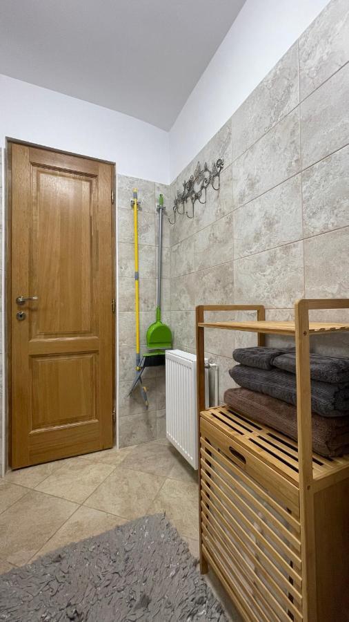 2_Traveler'S Retreat Apartamento Braşov Exterior foto